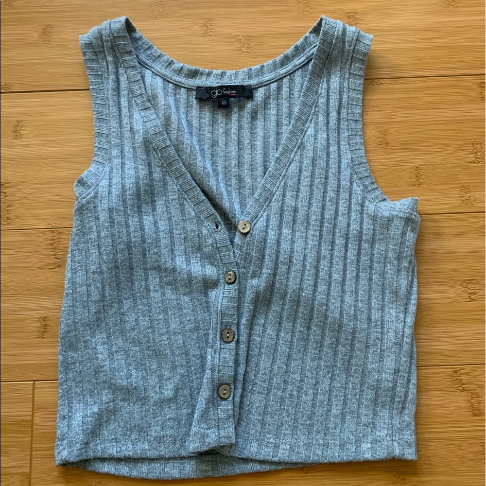 Francesca’s cropped button up tank top